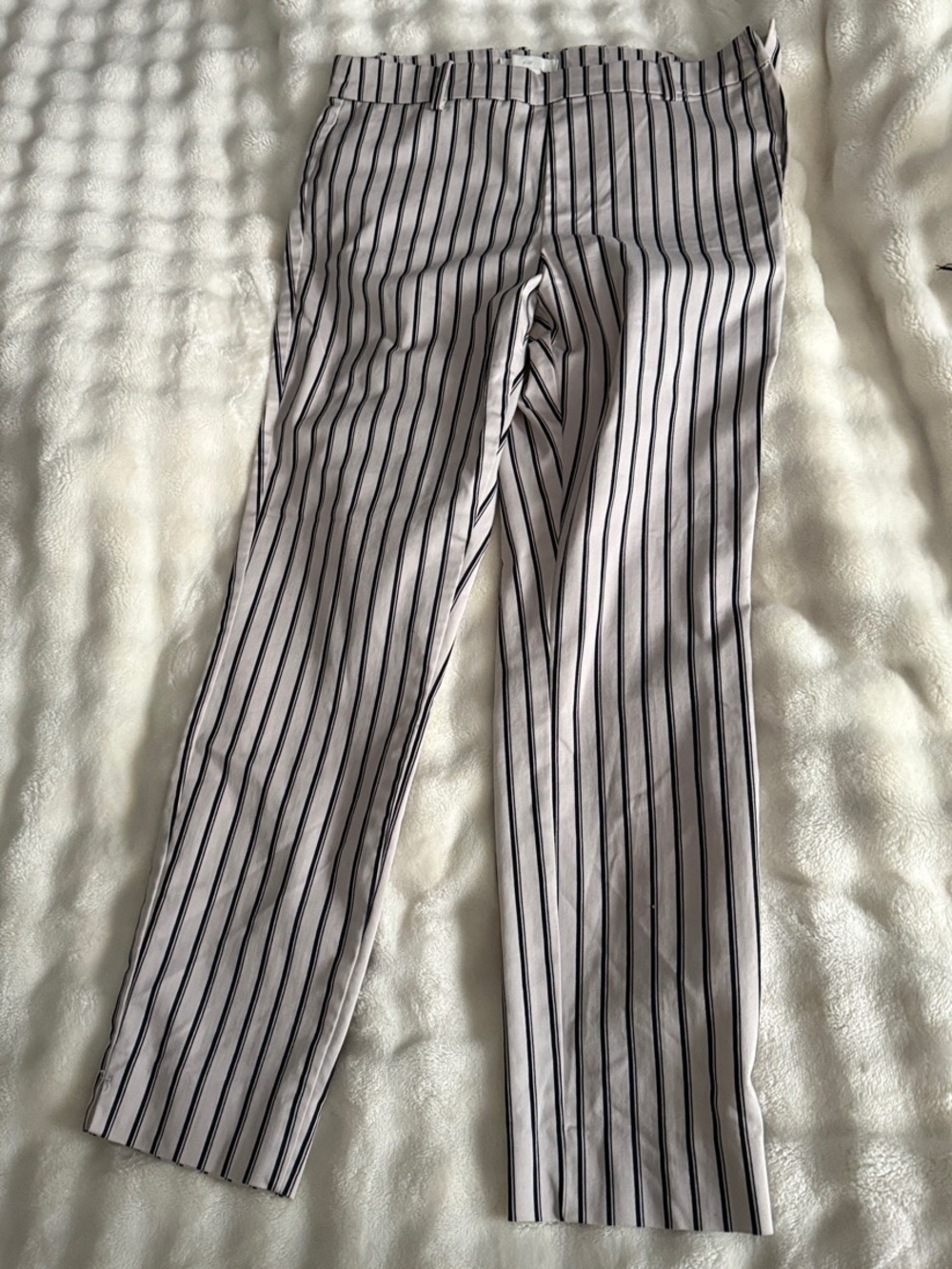 H&M White Cropped Pants with Black Pinstripes